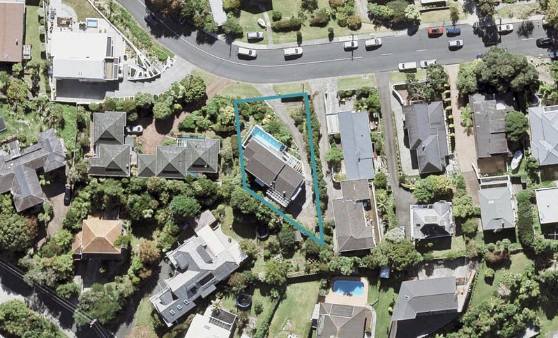 24 Valley Road, Browns Bay, Auckland - Carousel 1