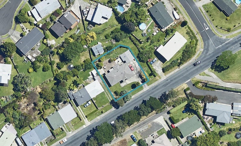 28 Kingswood Road, Brookfield, Tauranga - Carousel 1