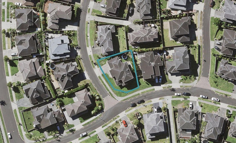1 Kouras Place, Flat Bush, Auckland - Carousel 1