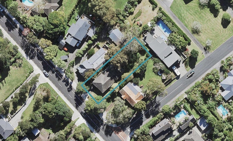 50 Tauhinu Road, Greenhithe, Auckland - Carousel 1