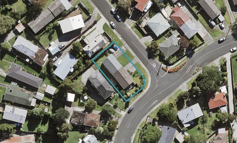 2/14 Ellice Road, Totara Vale, Auckland - Carousel 1