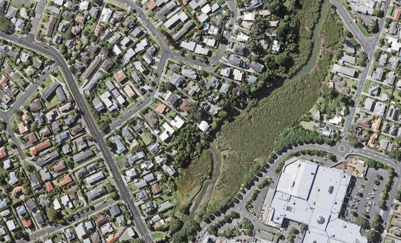 17B Rangitoto Terrace, Milford, Auckland - Carousel 1