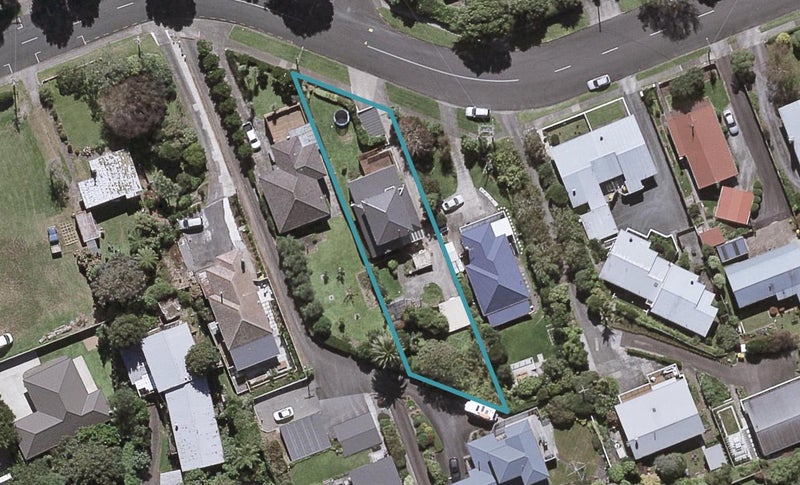 16 Rimu Street, Strandon, New Plymouth - Carousel 1