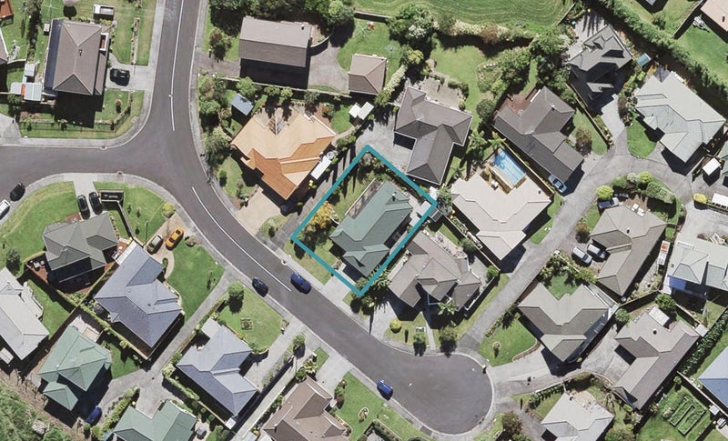 10 Heversham Place, Glendene, Auckland - Carousel 1