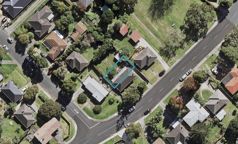 12B Diana Drive, Glenfield, Auckland - Carousel 1