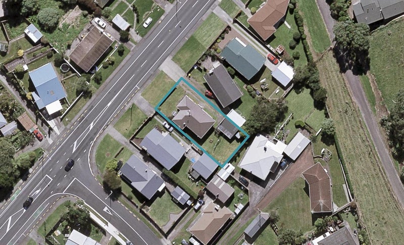 99 South Road, Blagdon, New Plymouth - Carousel 1