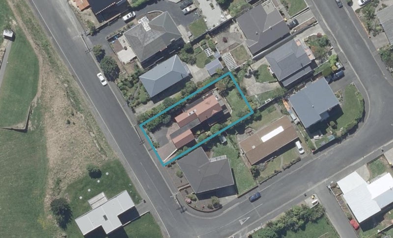 83 Isadore Road, Saint Clair, Dunedin - Carousel 1