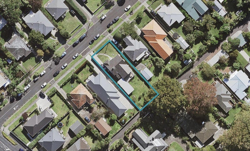 7 Le Roy Terrace, Birkenhead, Auckland - Carousel 1