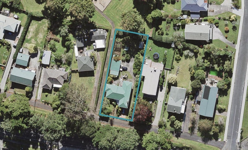 28 Triangle Road, Massey, Auckland - Carousel 1