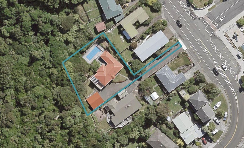 27 Dowse Drive, Maungaraki, Lower Hutt - Carousel 1