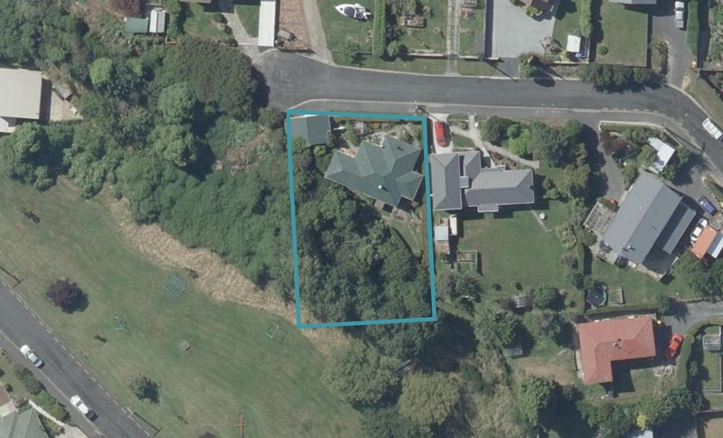 8 Lethaby Street, Abbotsford, Dunedin - Carousel 1