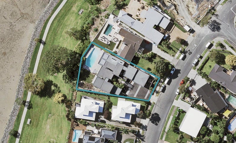 81 Fisher Parade, Sunnyhills, Auckland - Carousel 1