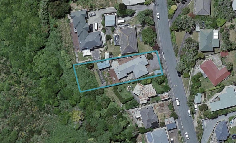 16 Miles Crescent, Newlands, Wellington - Carousel 1