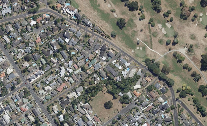 35 St Andrews Terrace, St Andrews, Hamilton - Carousel 1