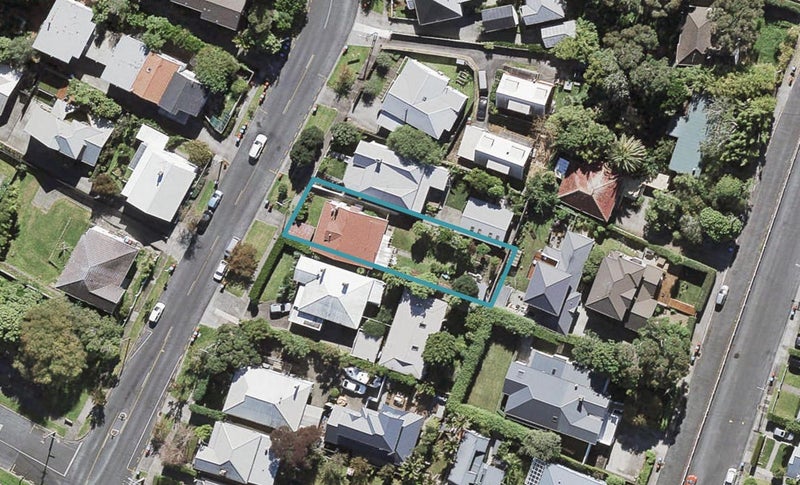 31 Mountain View Road, Morningside, Auckland - Carousel 1