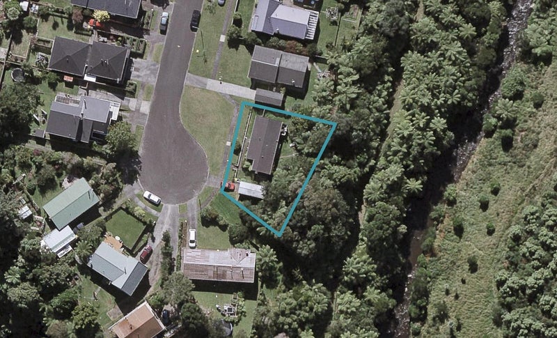 21 Hartland Place, Welbourn, New Plymouth - Carousel 1