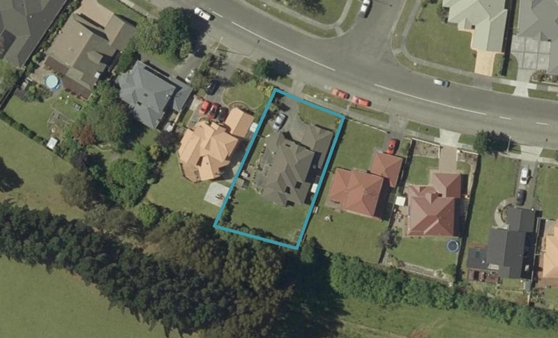 98 Pacific Drive, Fitzherbert, Palmerston North - Carousel 1