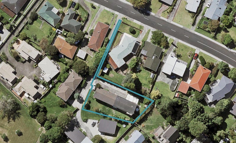 2/38A Blakeborough Drive, Forrest Hill, Auckland - Carousel 1