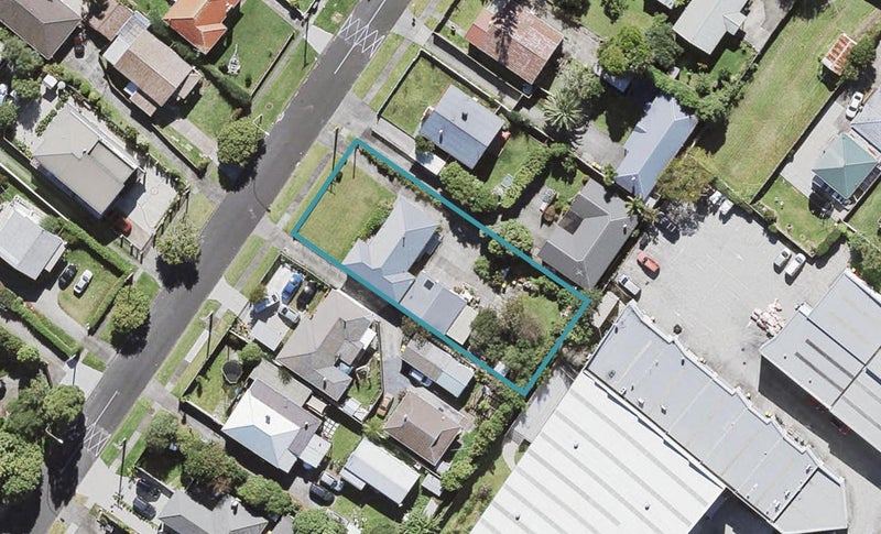 55 Brandon Road, Glen Eden, Auckland - Carousel 1