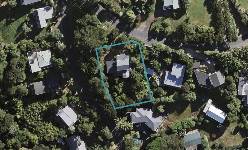 1 Giles Road, Ostend, Waiheke Island - Carousel 1