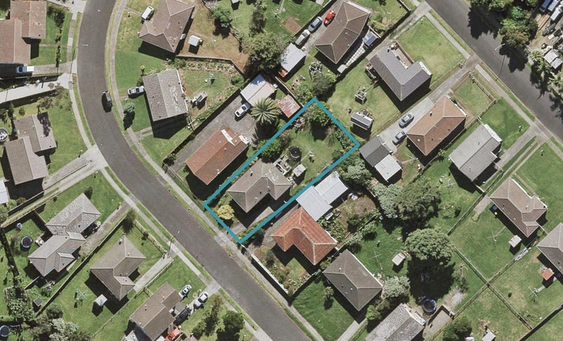 33 Heyford Close, Mangere, Auckland - Carousel 1