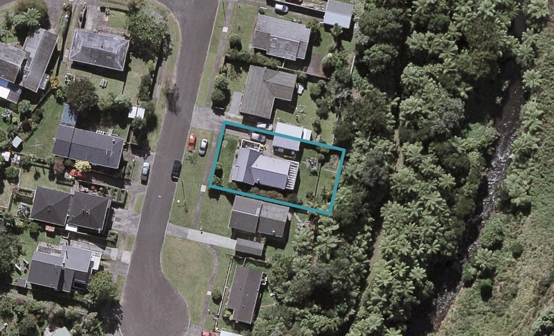 17 Hartland Place, Welbourn, New Plymouth - Carousel 1