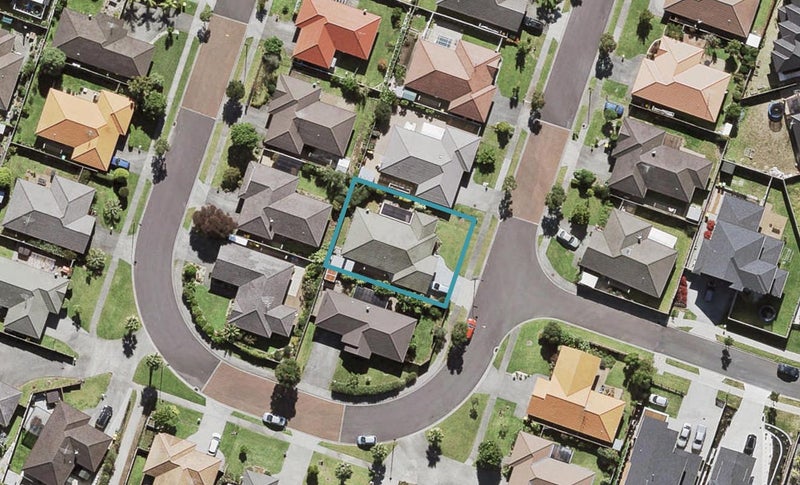 20 Richfield Crescent, Westgate, Auckland - Carousel 1