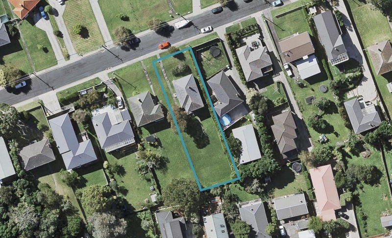 11 Alamein Avenue, Belmont, Auckland - Carousel 1