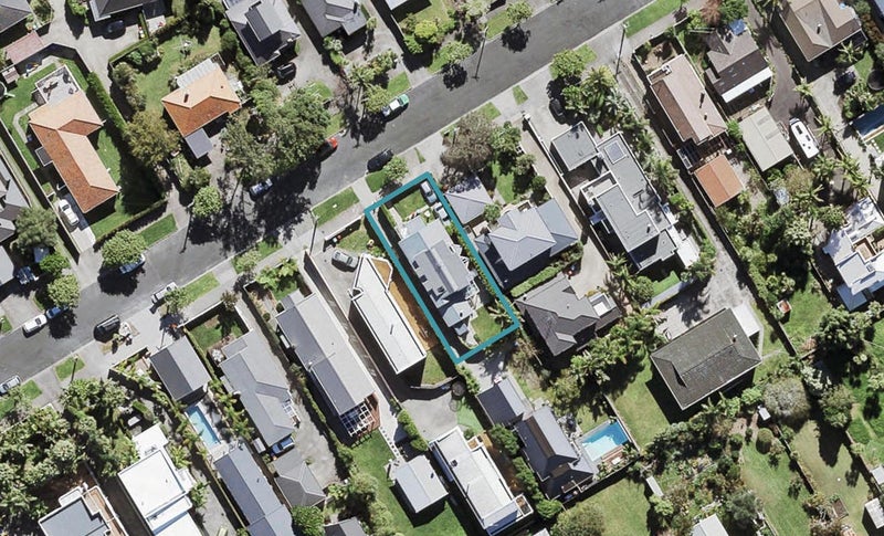 65A Wainui Avenue, Point Chevalier, Auckland - Carousel 1