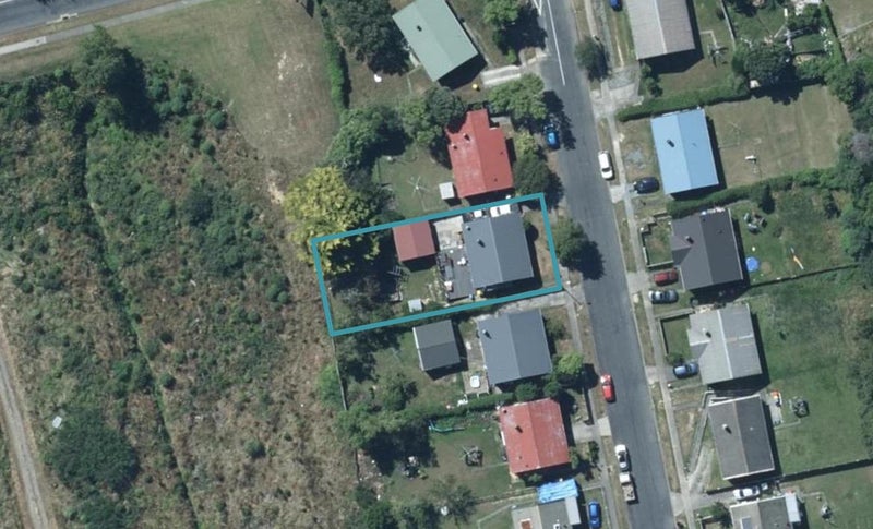 6 Waihora Crescent, Waitangirua, Porirua - Carousel 1