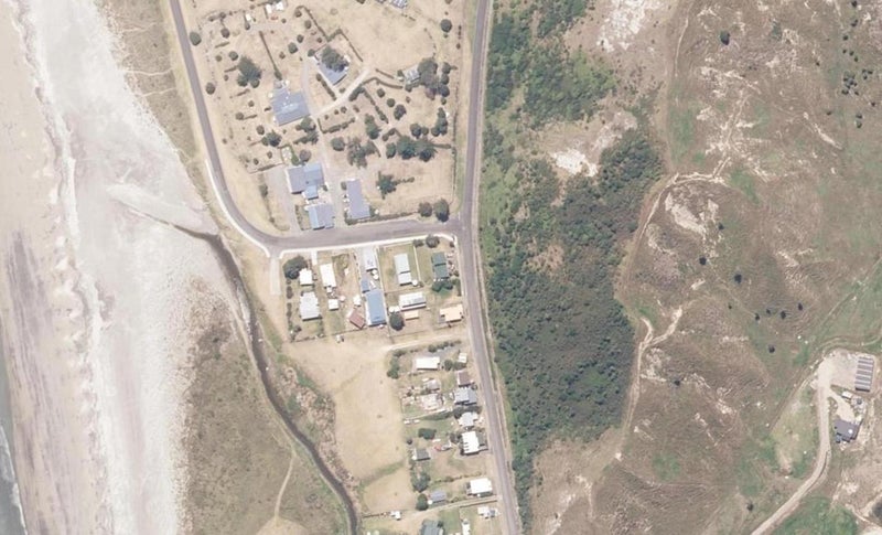 86 Newcastle Street, Māhia - Carousel 1