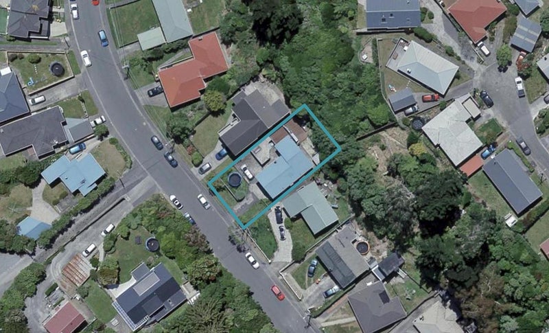 31 Black Rock Road, Newlands, Wellington - Carousel 1