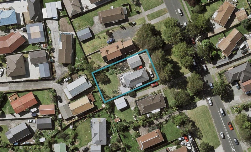56 Hollyford Drive, Clover Park, Auckland - Carousel 1