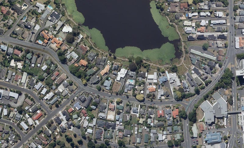54 Lake Crescent, Hamilton Lake, Hamilton - Carousel 1