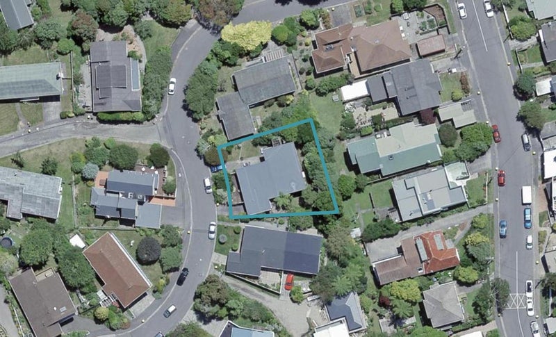 1/3 Ridd Crescent, Karori, Wellington - Carousel 1