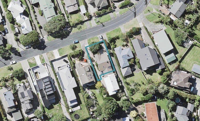 16A Kowhai Road, Campbells Bay, Auckland - Carousel 1