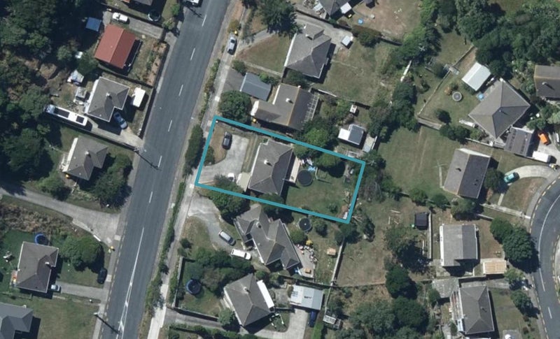 66 Dimock Street, Titahi Bay, Porirua - Carousel 1