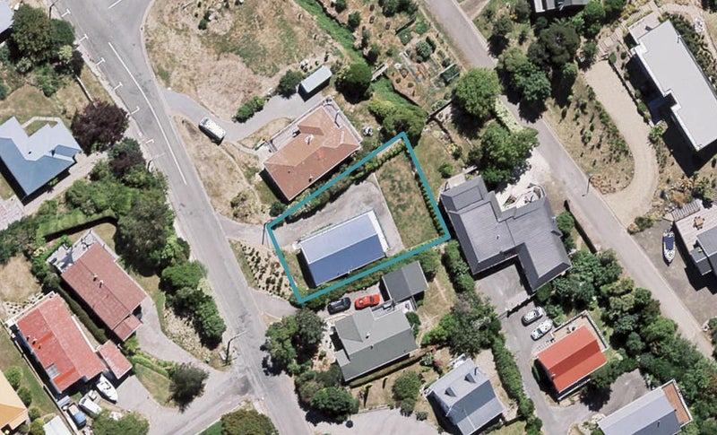21 Selwyn Avenue, Akaroa, Akaroa - Carousel 1