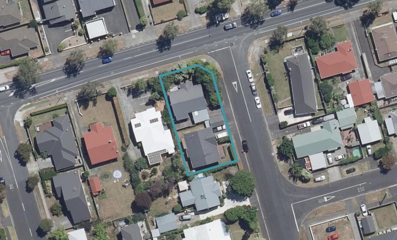 2B Bond Street, Hamilton East, Hamilton - Carousel 1