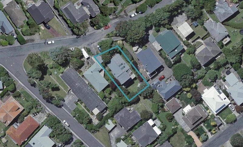 14 Ranui Crescent, Khandallah, Wellington - Carousel 1