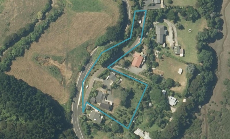 6 Gregory Lane, Whangamatā - Carousel 1