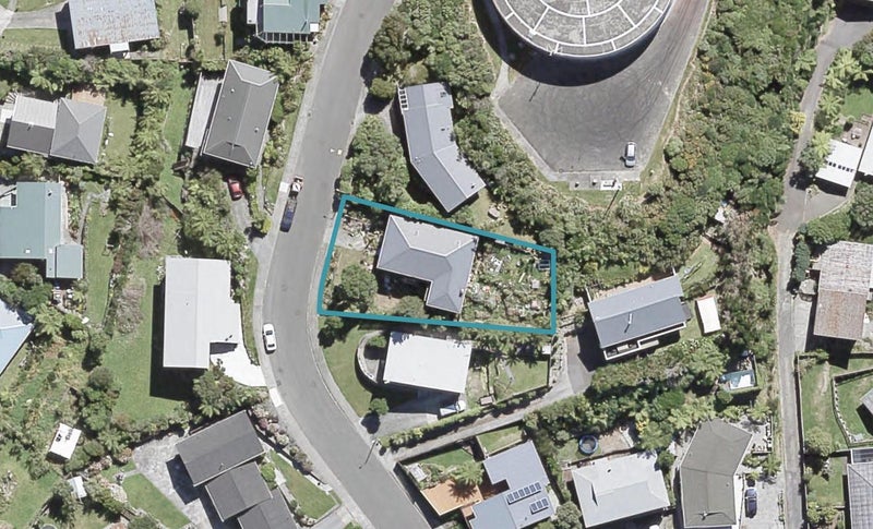 7 Honeysuckle Grove, Maungaraki, Lower Hutt - Carousel 1