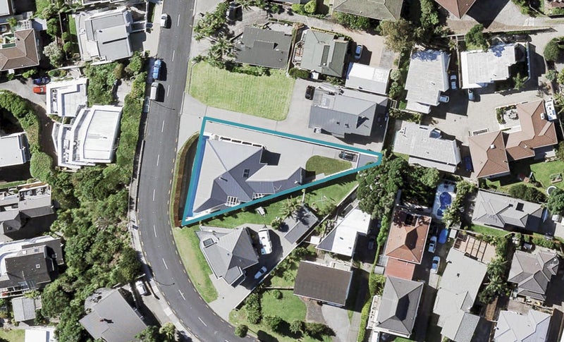 18 Bucklands Beach Road, Bucklands Beach, Auckland - Carousel 1