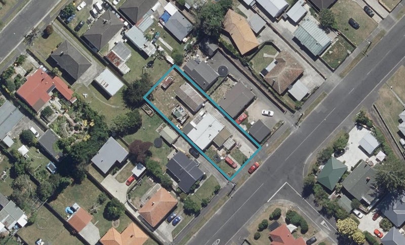 28 Pine Avenue, Bader, Hamilton - Carousel 1