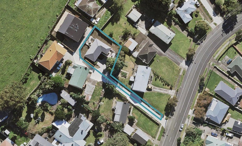 56A Mountain Road, Mangere Bridge, Auckland - Carousel 1
