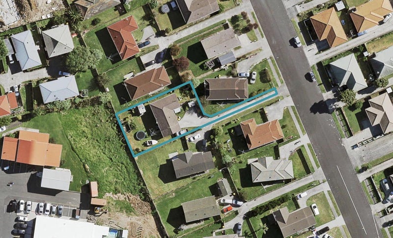 54 Robert Skelton Place, Clendon Park, Auckland - Carousel 1