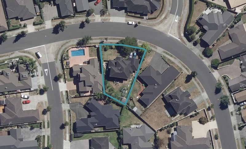 8 Darjon Drive, Huntington, Hamilton - Carousel 1