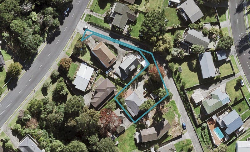 20 Halsey Drive, Lynfield, Auckland - Carousel 1