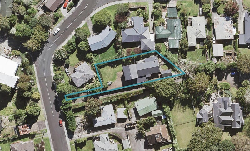 61 Roseberry Avenue, Birkenhead, Auckland - Carousel 1