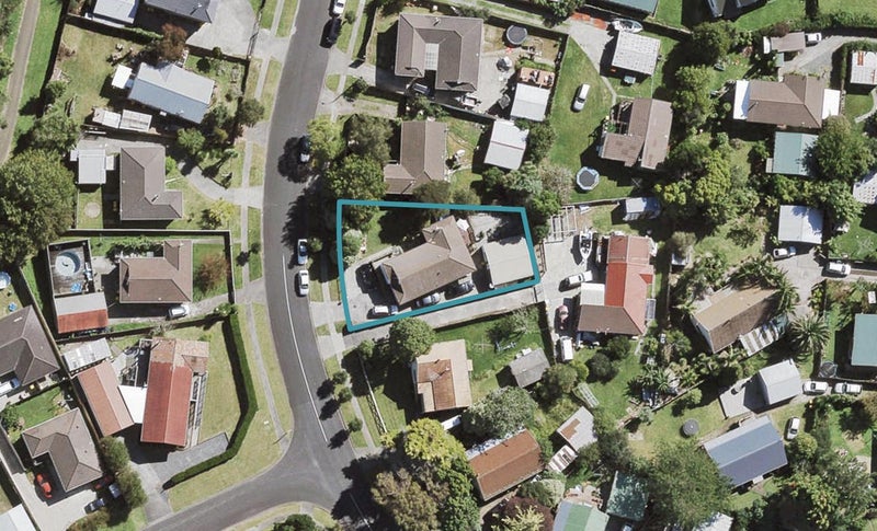 27 Urlich Drive, Ranui, Auckland - Carousel 1